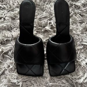 Bottega Veneta Black Mules Sleek and Stylish